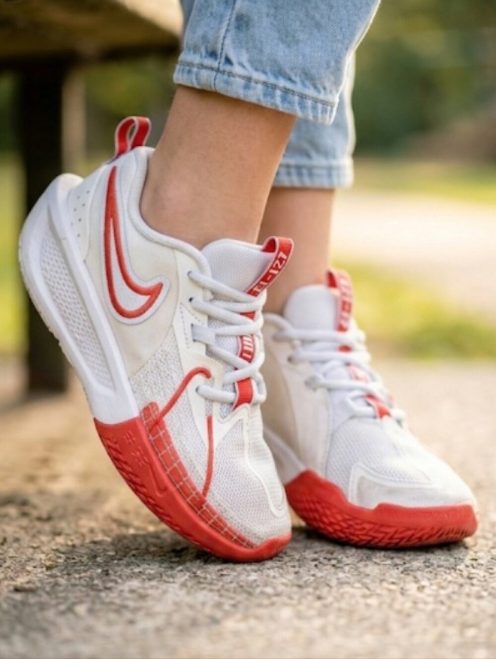Nike Air Zoom GT Cut Low Shift FD7034-101 size Unisex Youth Size 2 White Red
